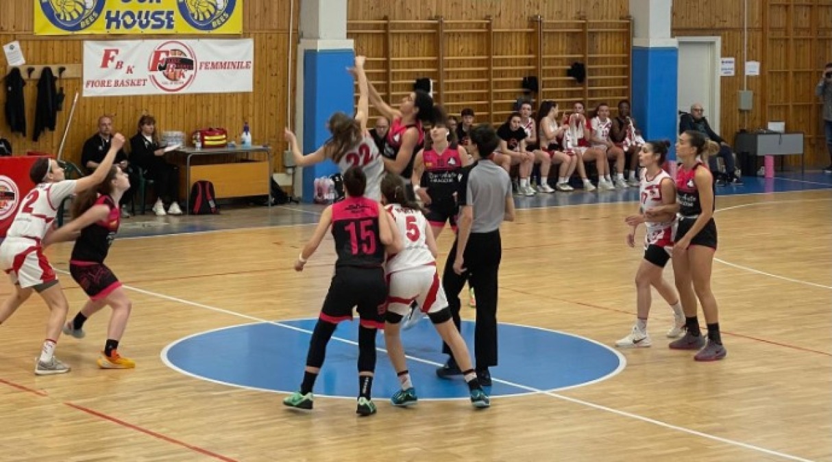Basket B femminile, Ren-Auto si arrende al Fiore Valdarda (57-39) - Palla a due