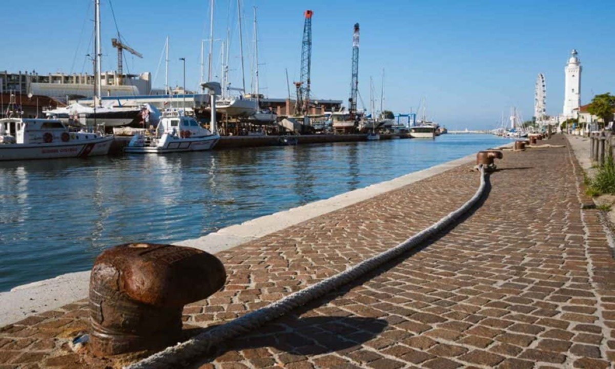 Porto di Rimini: finanziati oltre 693 mila euro per la nuova macchina del ghiaccio a servizio dei pescatori - 