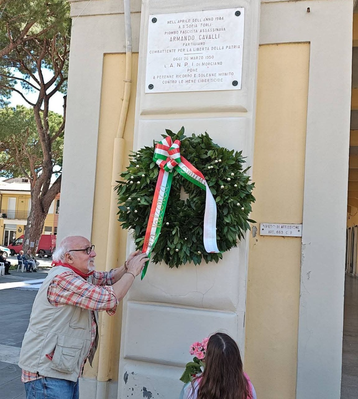 Morciano, riposizionata la corona d’alloro al partigiano Armando Cavalli - 