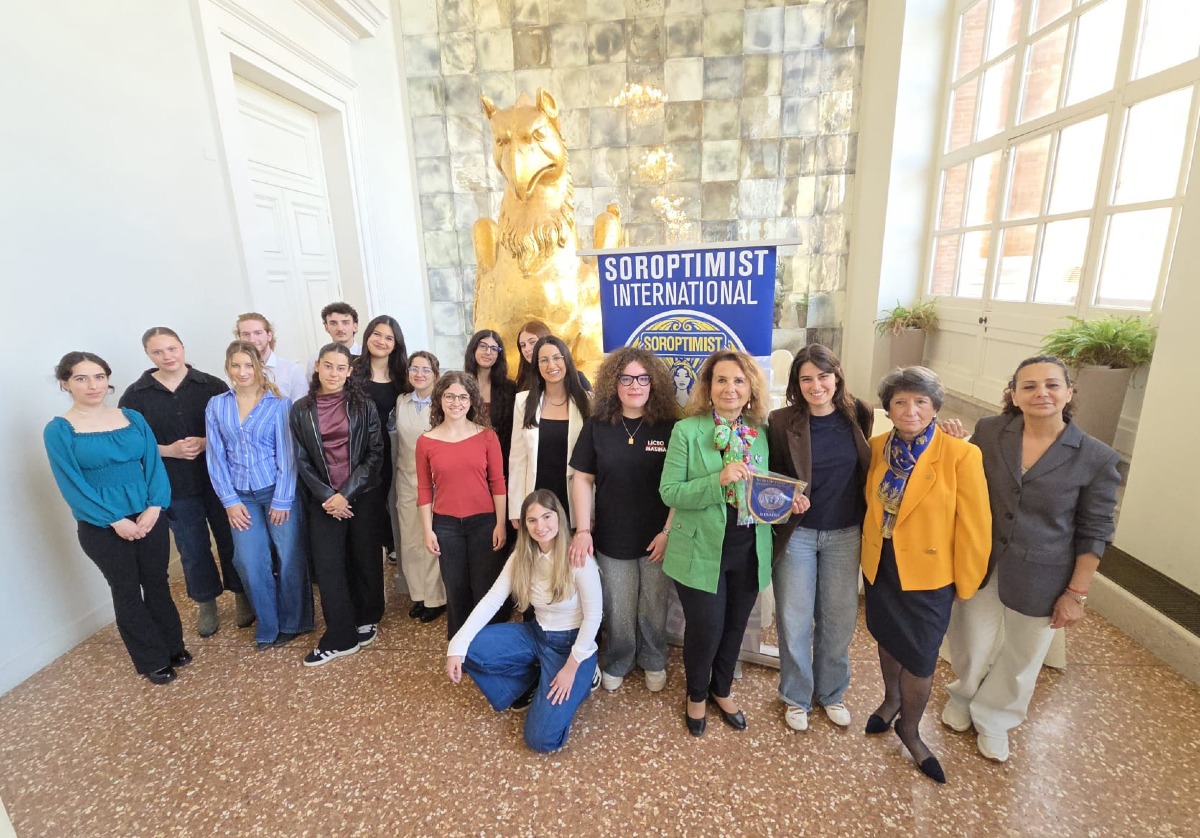 Rimini, al Teatro Galli il progetto “A Teatro con il Soroptimist” chiude la stagione con gli studenti - 