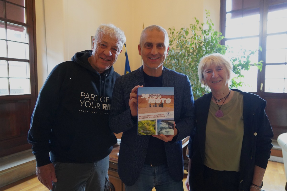 Rimini, presentato il libro “30 incredibili viaggi in moto” firmato da Salvatori e Zoli - 