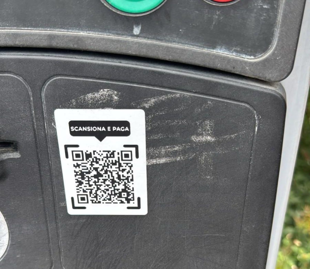 Qr code truffa sui parcometri di Riccione, scatta l’allerta del Comune - 