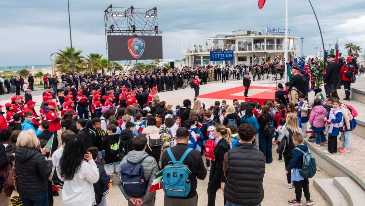 Paracadutisti, spettacoli e migliaia di Carabinieri: Rimini accoglie il raduno nazionale - 