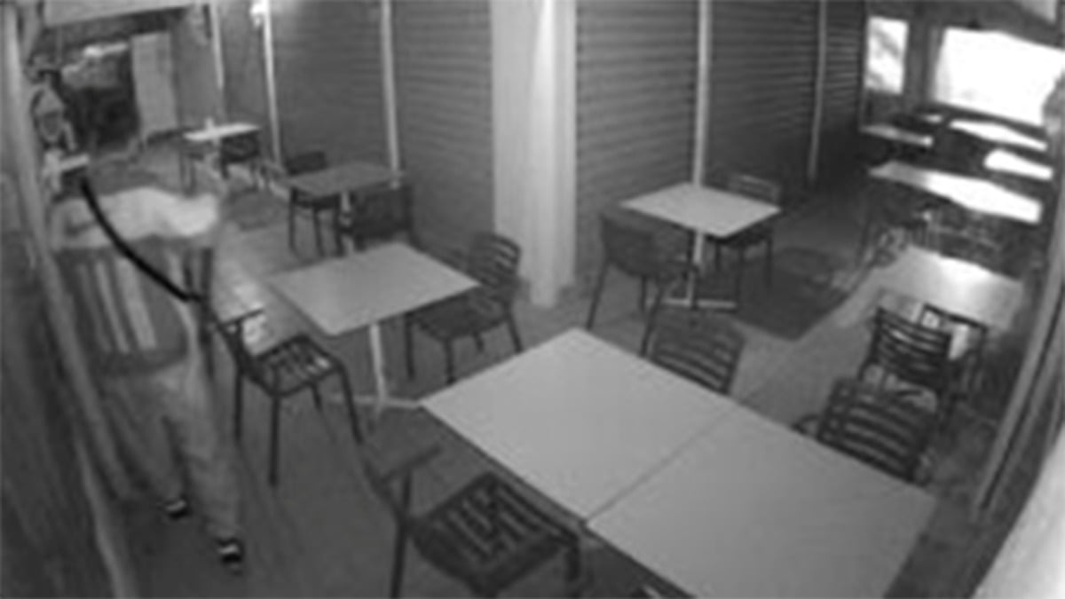 Rimini, colpo sventato al Bagni 95: fermati due ladri "fantasma" - Fotogramma sistema di videosorveglianza — 15/05/2026 ore 04:03, veranda sud Ristorante Marlin Bagni 95
