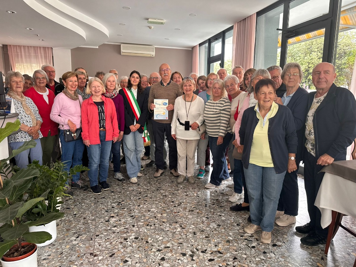 Rimini premia i turisti fedeli: omaggio a una coppia di ospiti tedeschi  - 