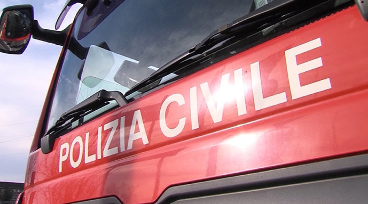 Paura a San Marino: donna rimane intrappolata, i soccorritori tagliano la ringhiera per salvarla - 