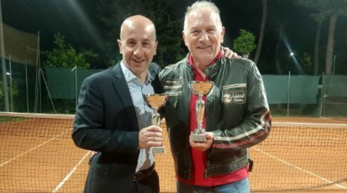 Tennis, Trofeo del Gelso: la finale è Marchi-Casadei - Da sinistra Fabio De Santis e Marco Oliva