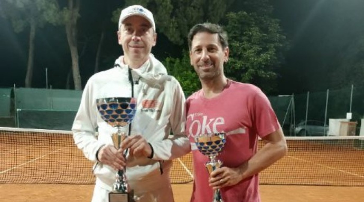 Tennis, a Giovanni Casadei il Trofeo del Gelso - Da sinistra Giovanni Casadei e Nicola Marchi
