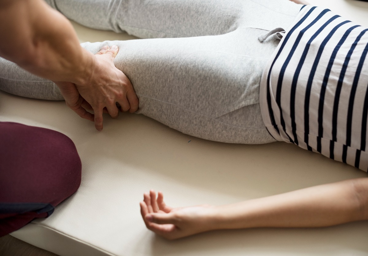 Shock nello studio di shiatsu: 40enne vittima di abusi, indagato il massaggiatore