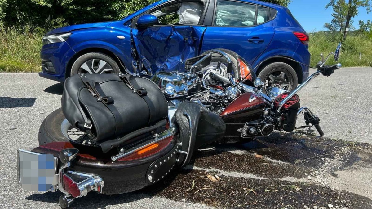 San Leo, scontro sulla "Leontina": motociclista ricoverato con l'eliambulanza - www.altarimini.it RIPRODUZIONE RISERVATA