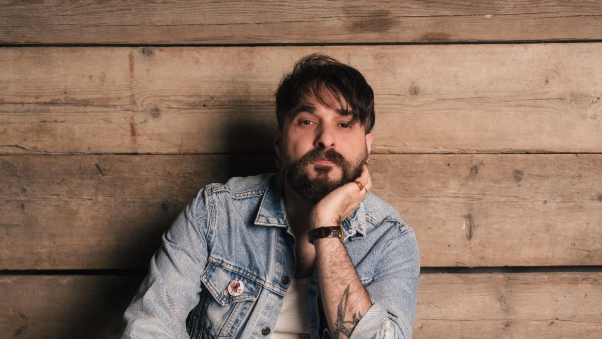 Filippo Graziani torna con “Povero Me”, il nuovo singolo che anticipa l’album - 