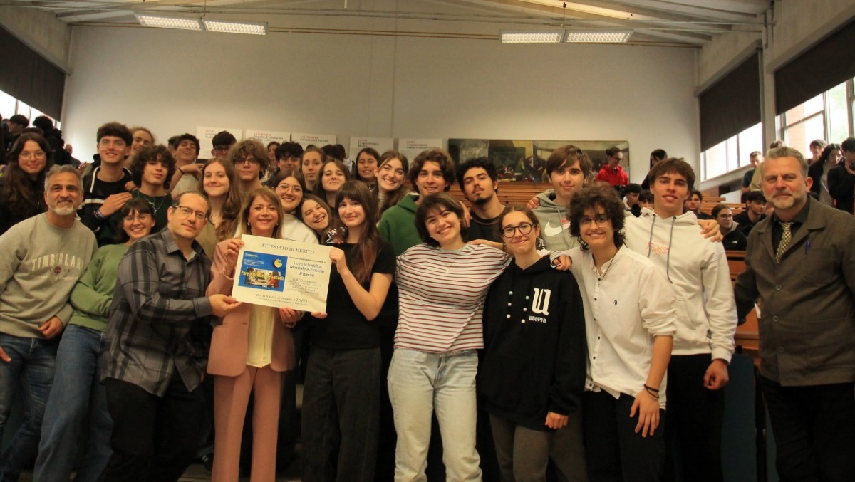 Il liceo Einstein di Rimini premiato per il giornalino “Utopia” - 