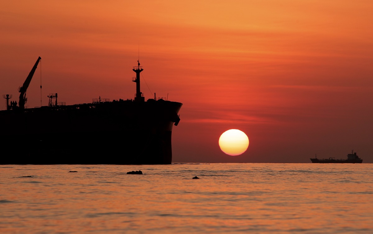 Petroliera colpita da un’esplosione al largo dell’Oman   - 