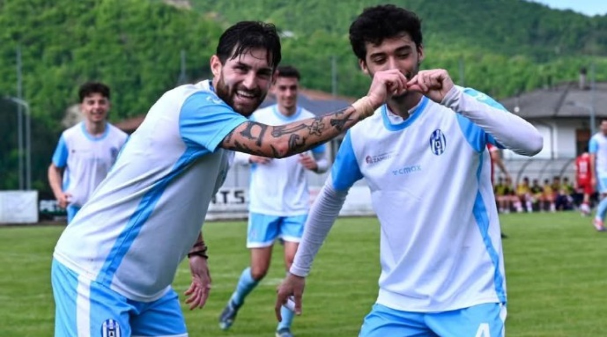 Calcio, la Savignanese prende Toromani e cerca l'attaccante Tamagnini - Ricci e Poggi del Civitella (foto Venturini)
