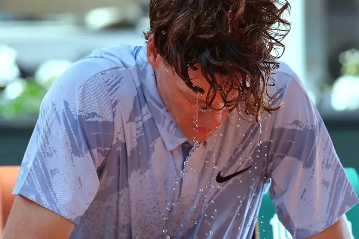 Sinner cede al caldo e a Cerundolo: addio Roland Garros - © Ansa
