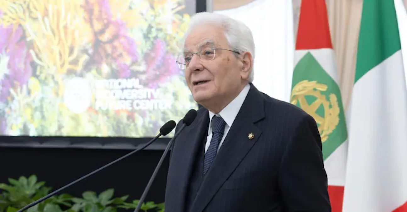 Mattarella premia i sub finlandesi che recuperarono i corpi degli italiani alle Maldive - © 