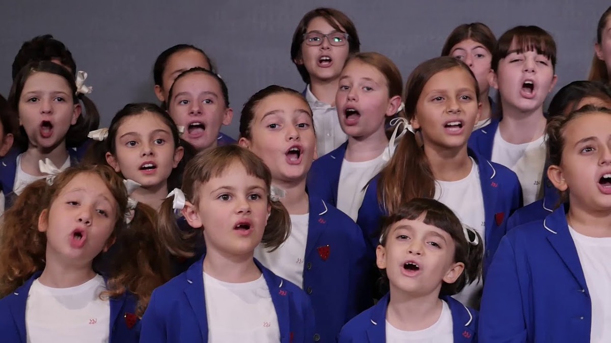 Riccione: la Scuola San Carlo Acutis porta in scena “Una casa per cantare” - Repertorio