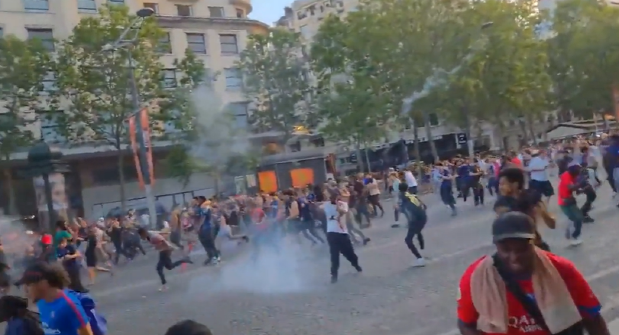Guerriglia a Parigi dopo i festeggiamenti per il Psg campione d’Europa - 