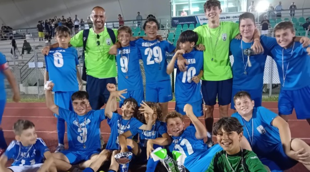 Calcio giovanile, Misano Cup: hurrà Misano Esordienti 2014 - Il Misano 2014 con Simoncelli e Pecci