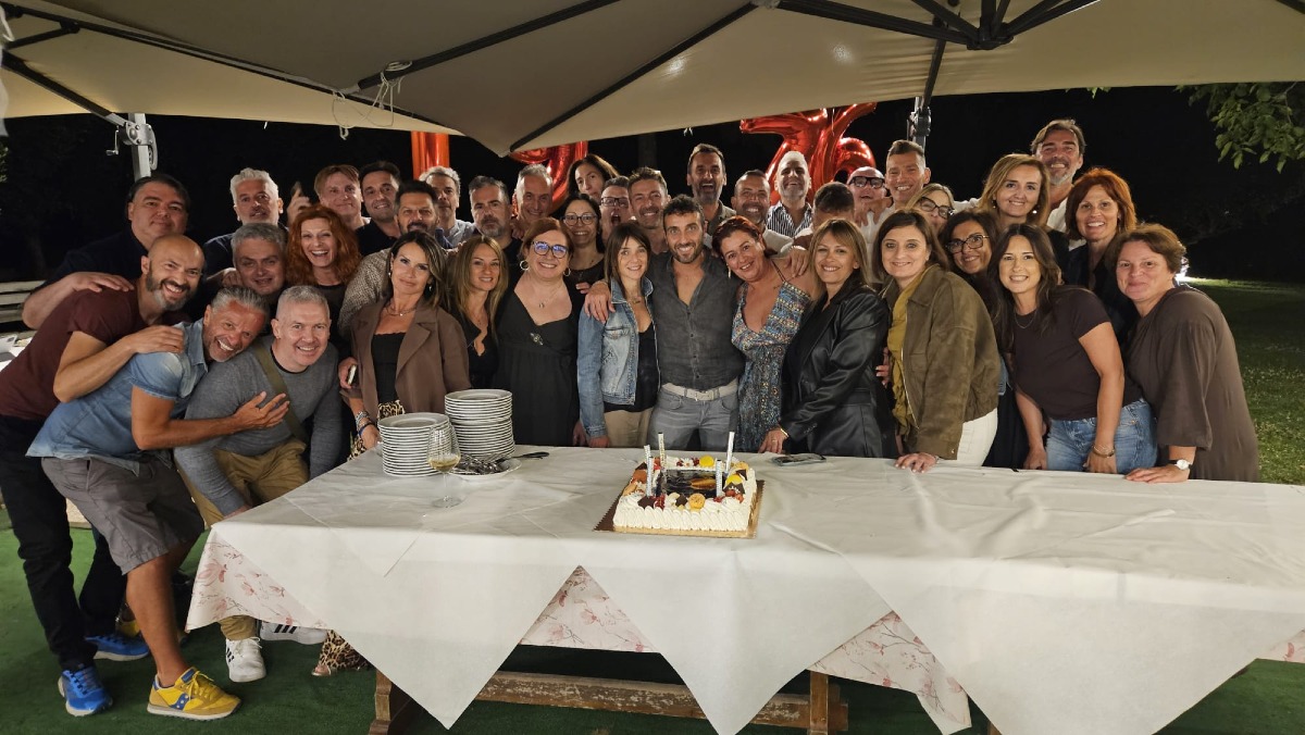 Morciano, i 50enni si radunano per festeggiare: "Cresciuti insieme tra scuola, sport e amicizie" - 