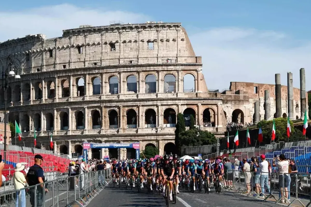 Vingegaard trionfa al Giro d'Italia: è nella storia con la Tripla Corona - © Ansa
