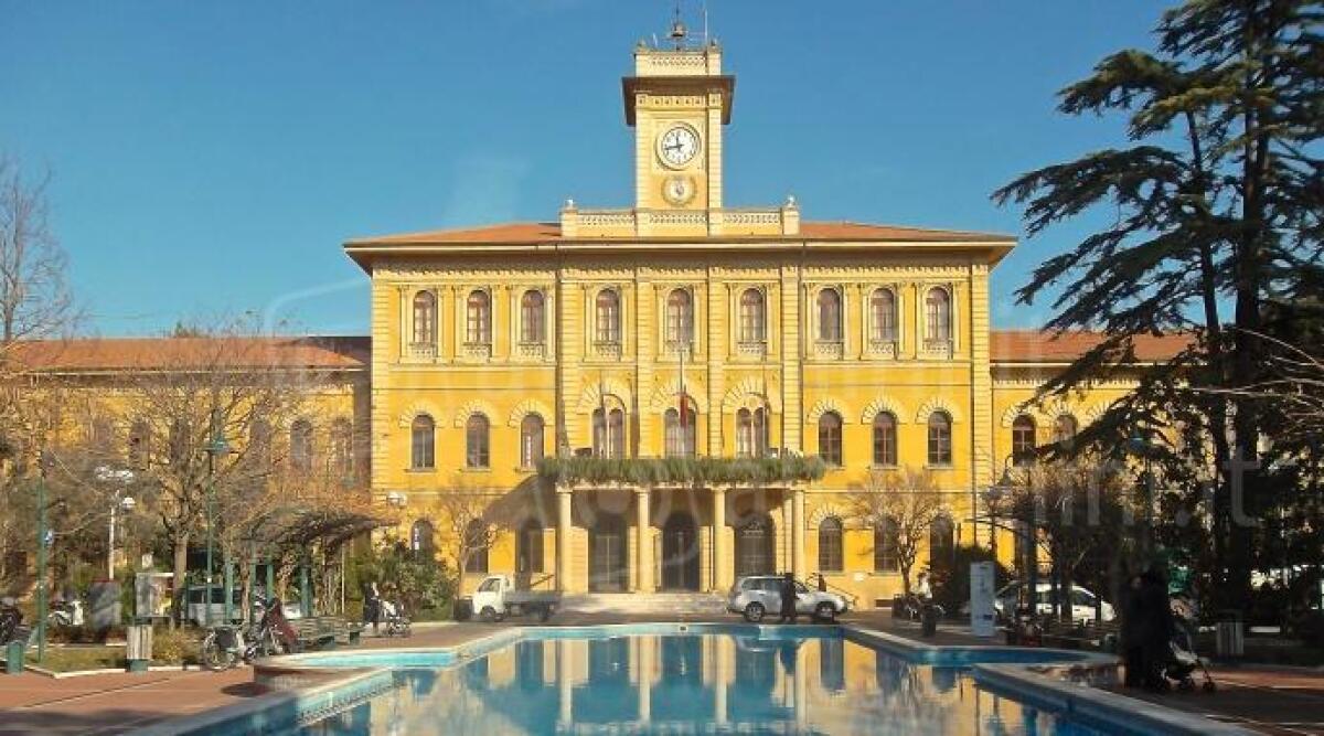 Cattolica, Fp Cgil attacca: "uffici del Comune in sofferenza, lavoratori sotto pressione" - Palazzo Mancini, Cattolica