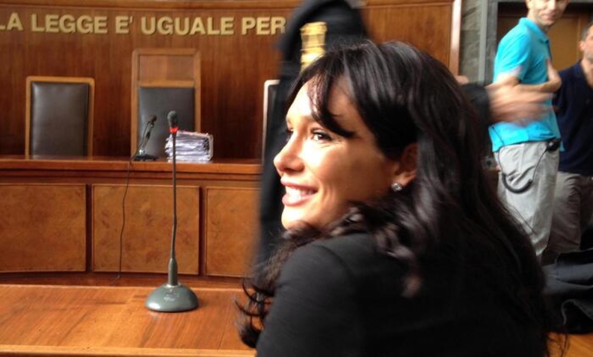 Nicole Minetti, nuovo parere favorevole sulla grazia: smentiti i dubbi emersi dalle verifiche - 