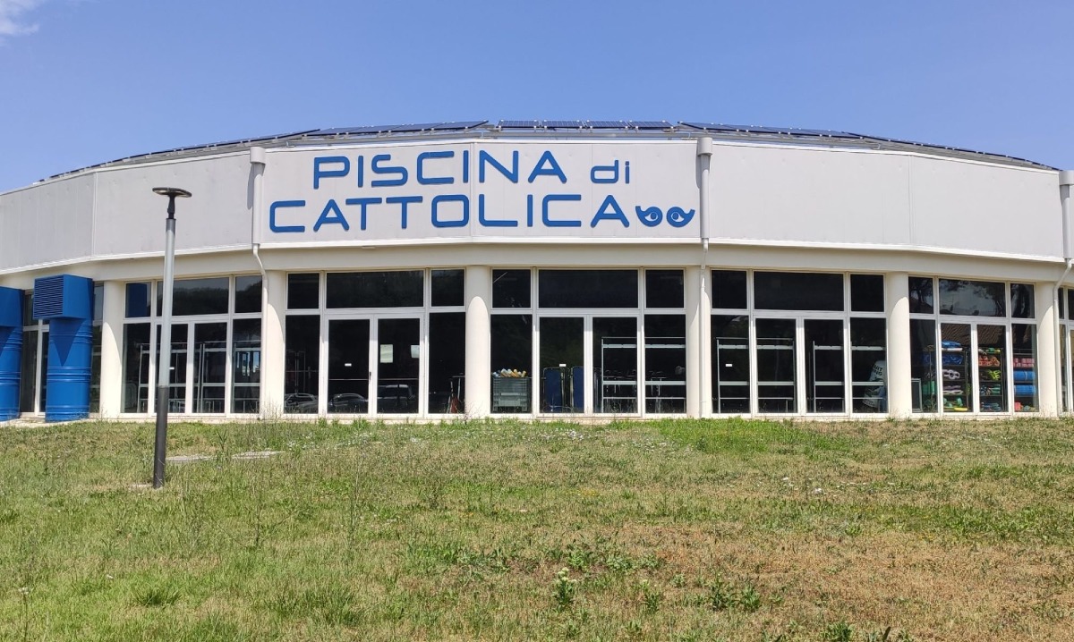 La piscina di Cattolica si rifà il look: lavori dall'8 giugno, ma l'impianto rimane aperto - Piscina di Cattolica