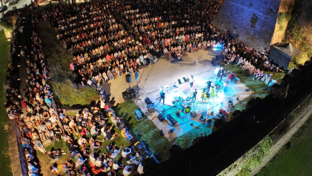 Torna la rassegna musicale all'Arena Francesca da Rimini: quindici serate per Sgr Live - 