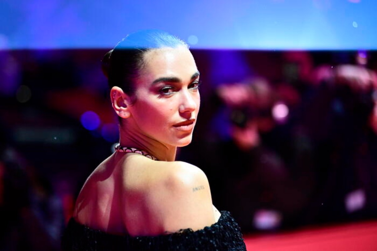 Dua Lipa si sposa a Palermo, attacchi dalla stampa britannica: “il covo della mafia ospita le nozze dell’anno” - 