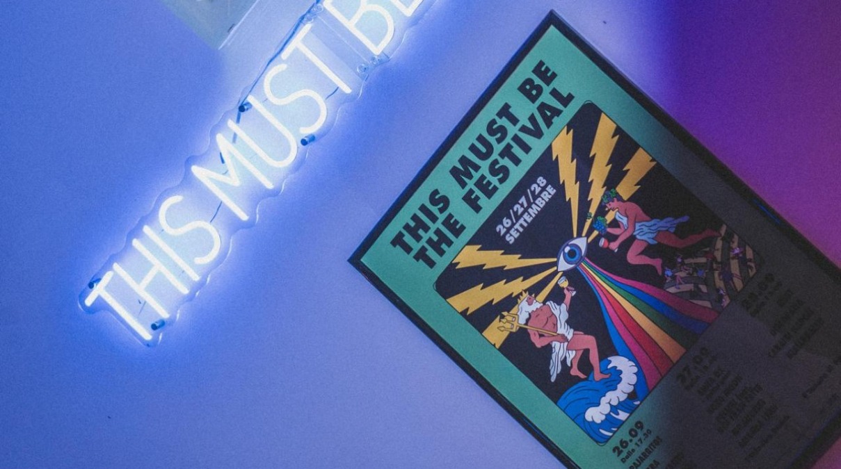 Riccione, alla spiaggia dell’Allotria arriva “This Must Be the Fest”: musica, chef e vini fino a notte - 
