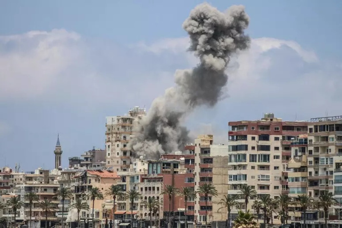 Raid israeliano su Tiro dopo l’ordine di evacuazione: almeno otto morti nel sud del Libano - 
