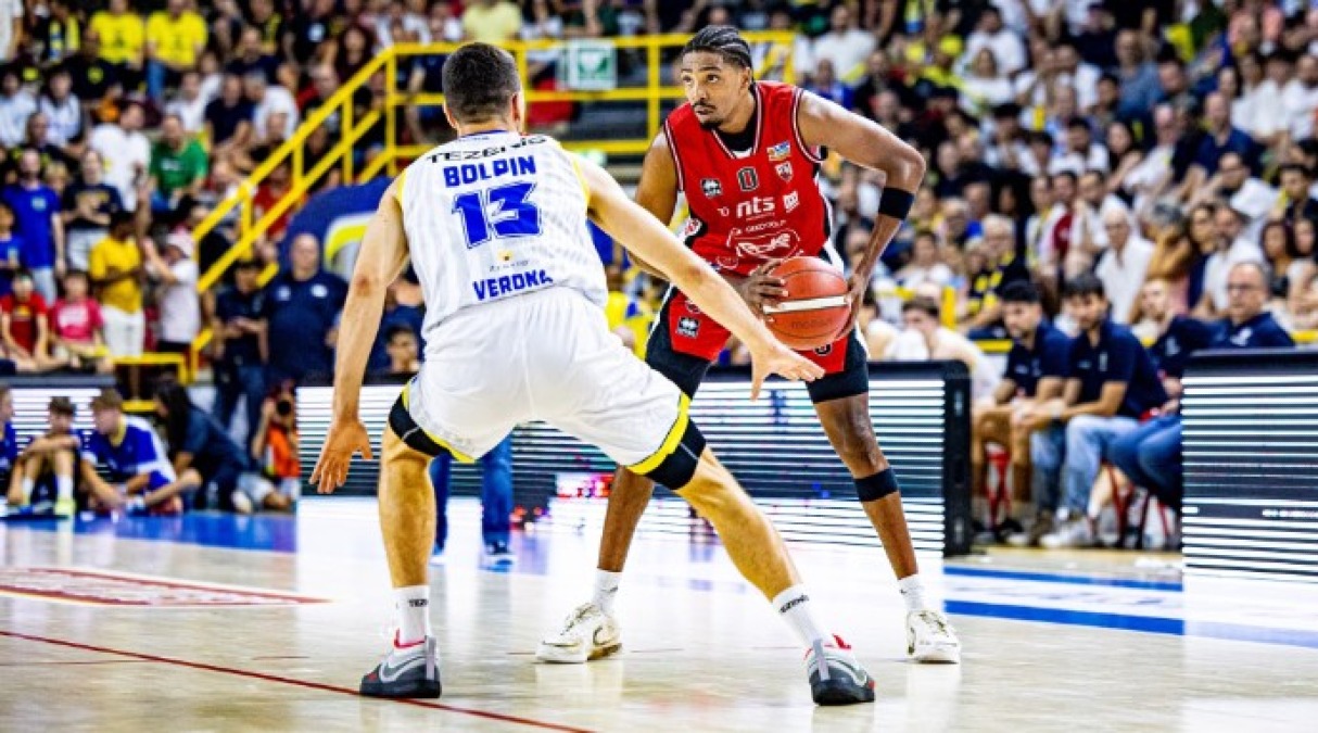Basket A2, Dole inciampa nel finale di gara2 (84-76) - Dole in attacco (foto Sara Bozzoli)
