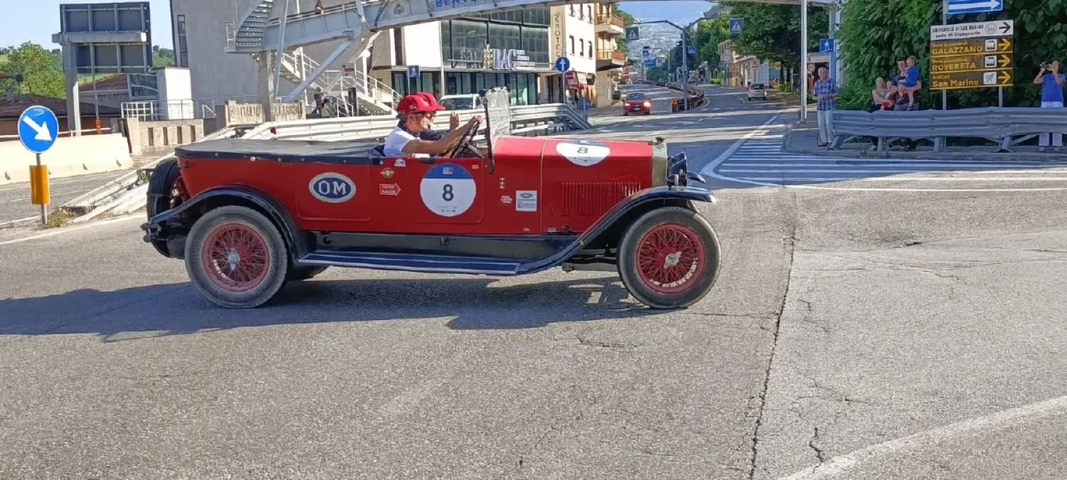 Rimini accoglie la 1000 Miglia: in città il fascino delle auto d’epoca - PH Ballante