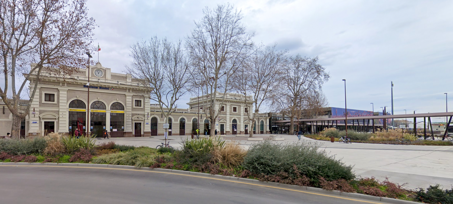 La storica fontana restaurata, ma anche telecamere e gli Street Tutor: Rimini, novità per la zona stazione - Piazzale Cesare Battisti di Rimini