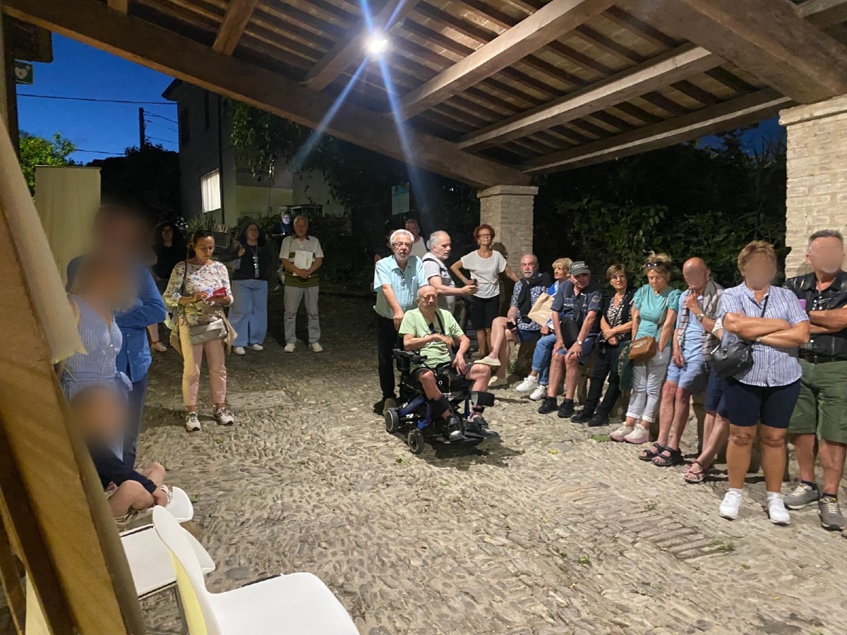 Tra la leggenda di Azzurrina e il Museo del Miele: Poggio Torriana affascina i turisti di “A Spass” - 