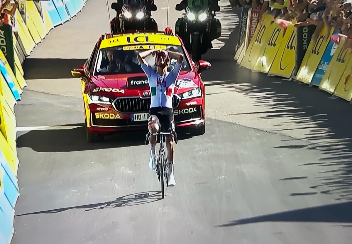 Isaac Del Toro domina in Francia: tappa e trionfo finale al Giro del Delfinato - 