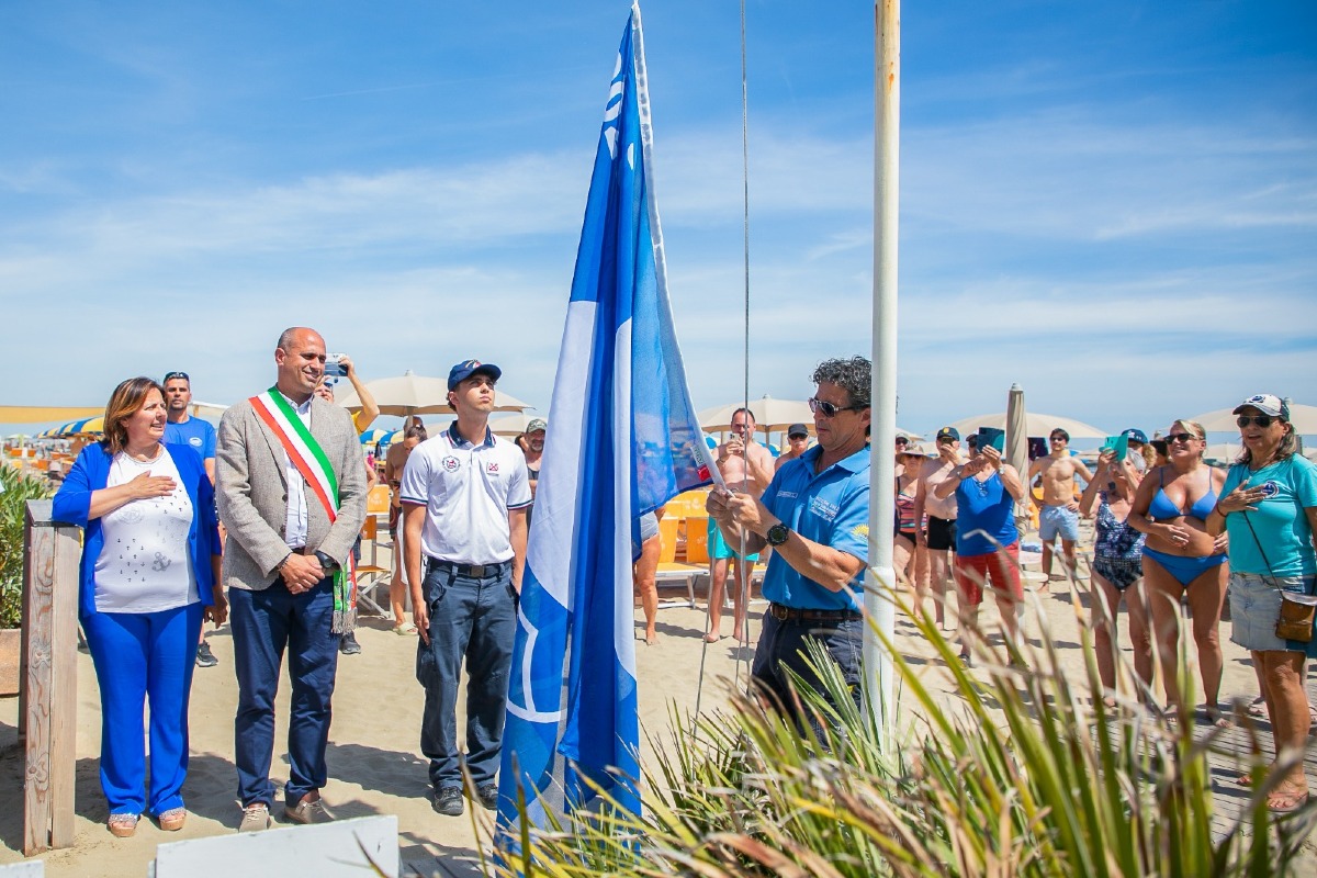 Bellaria Igea Marina, issata la 18esima Bandiera Blu - Ph Alessia Bocchini