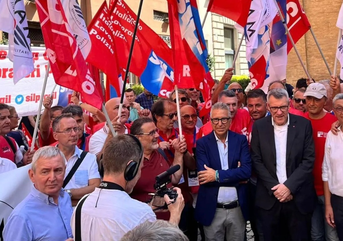 Sicurezza e difesa, sindacati in piazza: “Servono risposte urgenti” - 