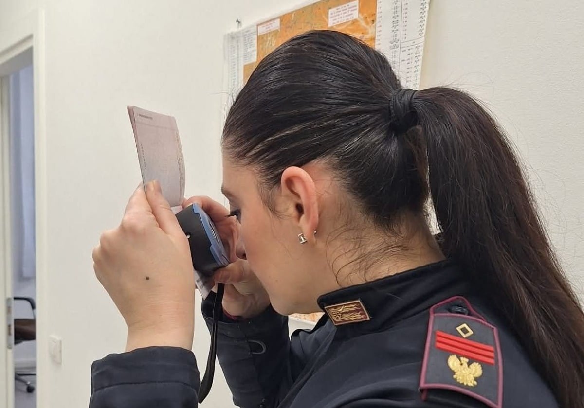 Rimini, tenta di imbarcarsi con passaporto falso: arrestato all’aeroporto “Fellini” - 