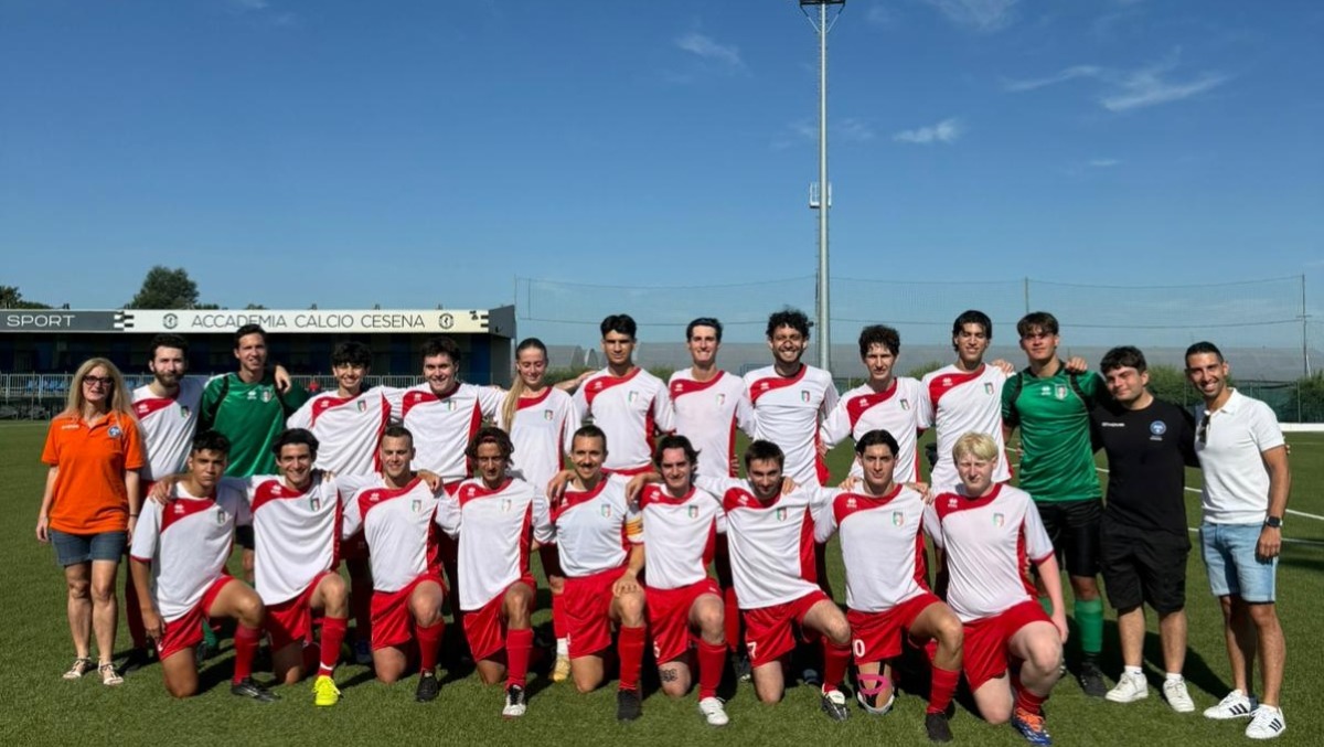 Anche gli arbitri giocano a calcio: Rimini chiude al 2° posto al memorial Pavirani - Corsari Aia Rimini