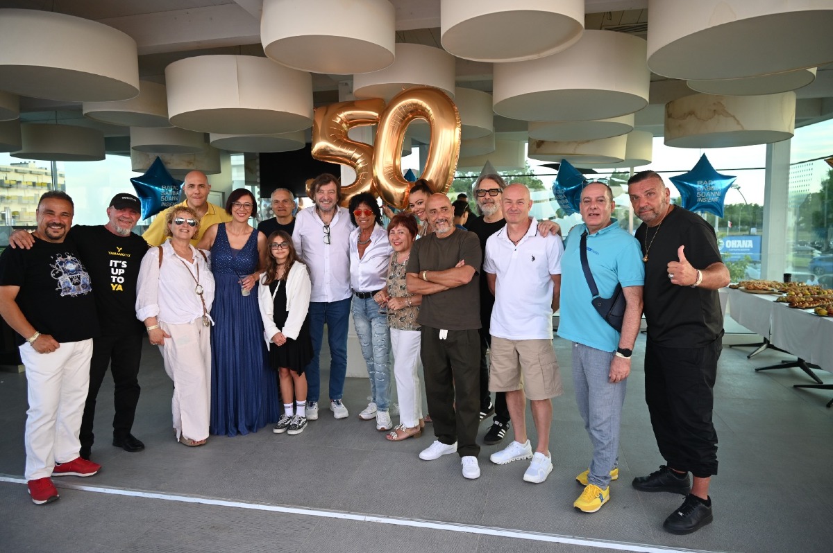 Da 50 anni... Ondate di successi a Riccione con Radio Sabbia! - 