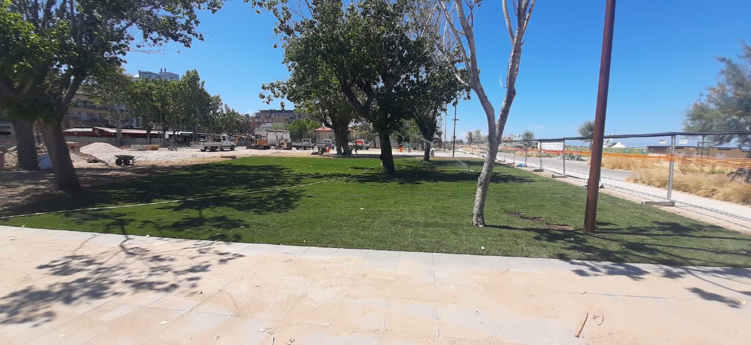 Rimini, debutta per la Notte Rosa la nuova area verde nata al posto dell’ex colonia Enel - Ex colonia Enel di Rimini, l'area riqualificata