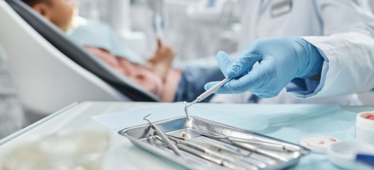 L'incubo dopo il dentista: protesi difettosa e denti persi. Specialista condannato a Rimini - 