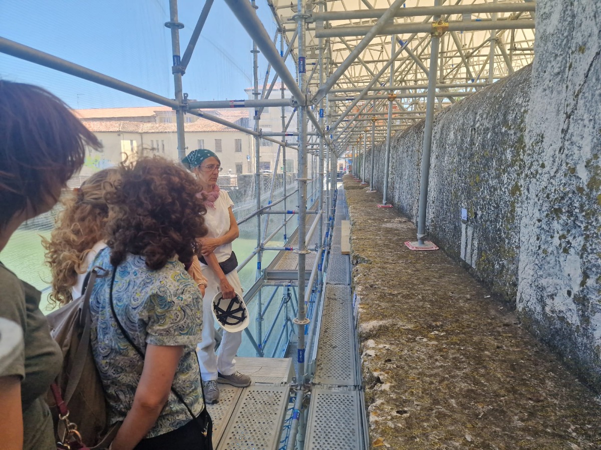 Sopralluogo dei tecnici al Ponte di Tiberio: prosegue il restauro, a dicembre fine del cantiere - 