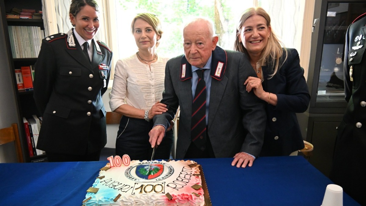 Roberto Mercadante festeggia 100 anni: da Carabiniere partecipò alle ricerche del bandito Salvatore Giuliano - 