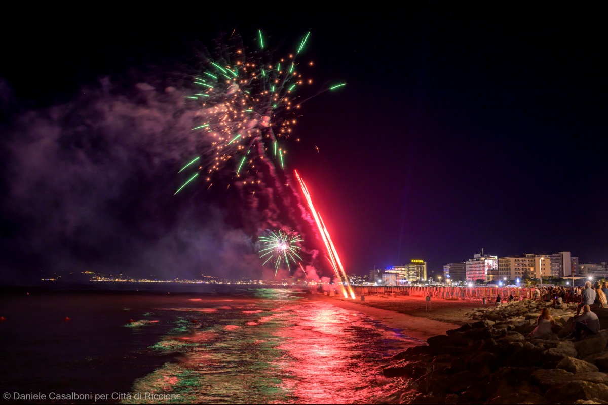 Riccione, Notte Rosa tra musica, danza e spettacolo: un evento per tutte le generazioni - Ph Casalboni