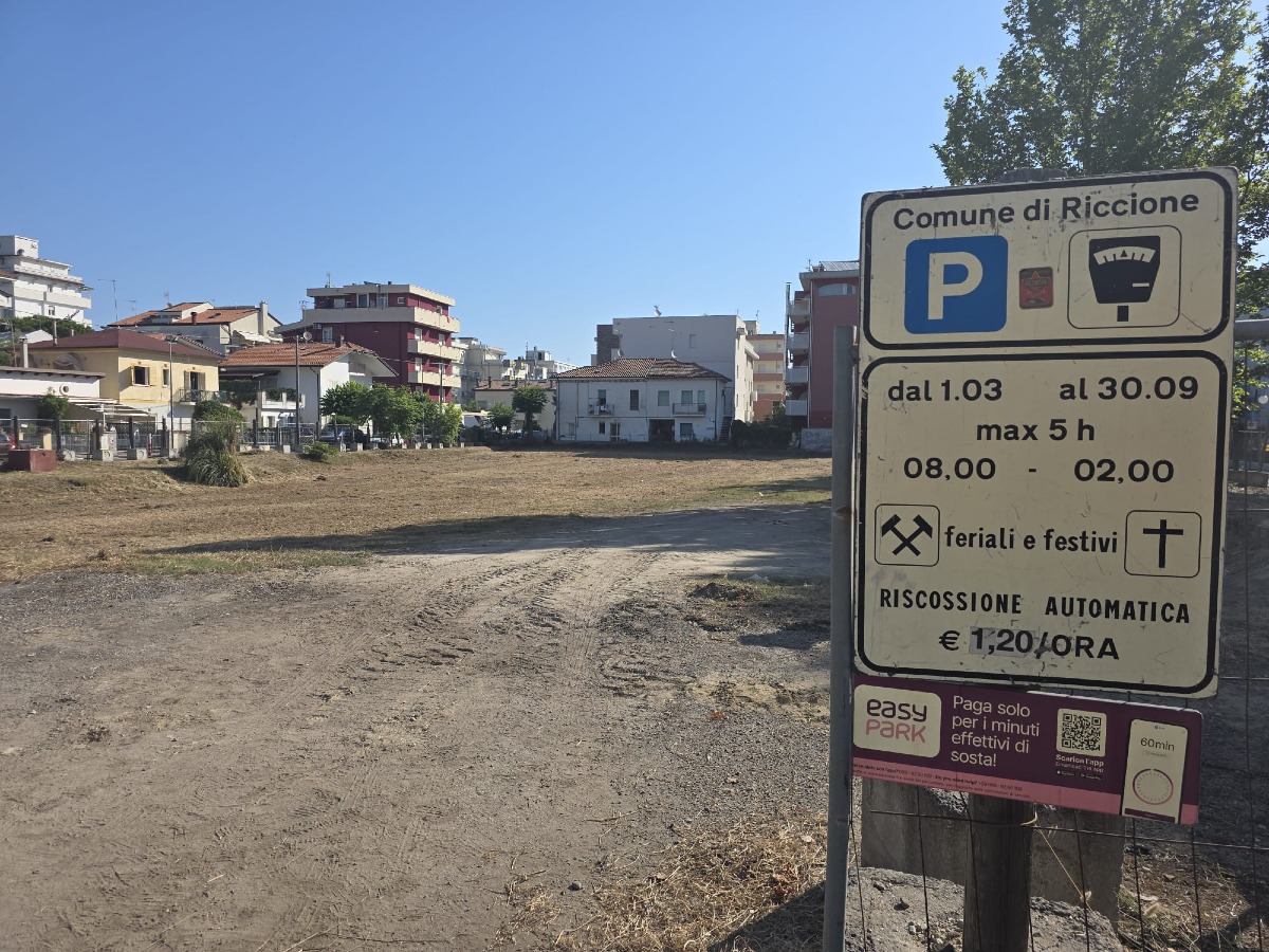 Riccione, aperto il nuovo parcheggio dell’ex Dancing Sirenella: oltre 100 posti auto per l’estate - 