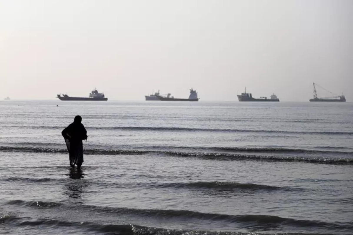Golfo di nuovo sull’orlo della crisi: l’Iran annuncia la chiusura di Hormuz, ma gli Usa frenano - 