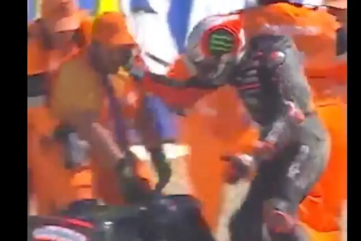 Motogp, Bezzecchi si scusa con il commissario. Poi il messaggio via social - 